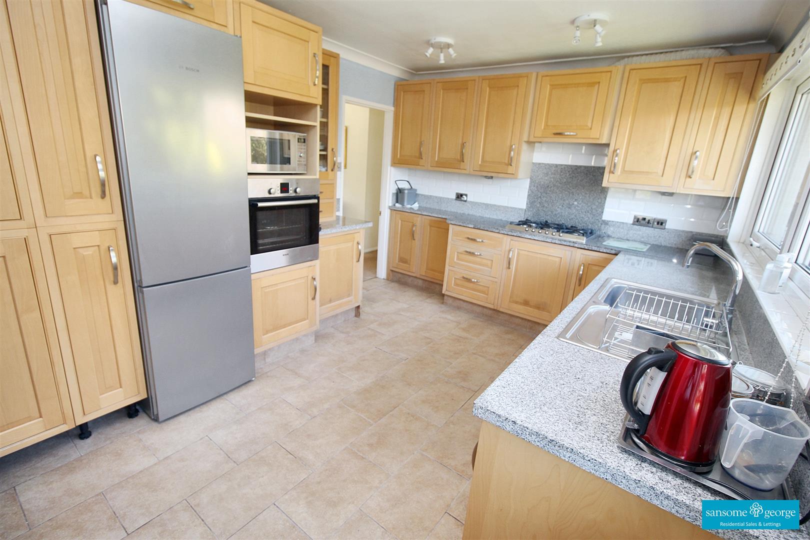 Southerndene Close, Tilehurst, Reading